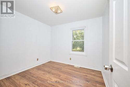 Second floor bedroom - 4040 Lakeshore Road, Lincoln (Lincoln Lake), ON - Indoor Photo Showing Other Room