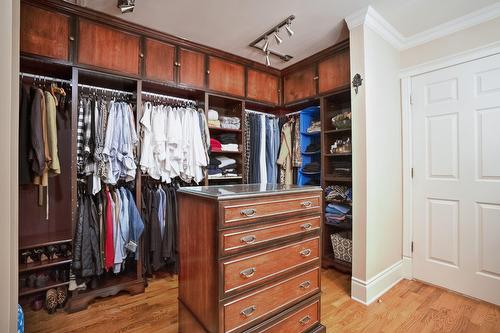 Penderie (Walk-in) - 4 Rue Edgewood, Dollard-Des-Ormeaux, QC - Indoor With Storage