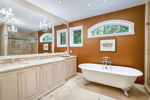 Salle de bains - 4 Rue Edgewood, Dollard-Des-Ormeaux, QC - Indoor Photo Showing Bathroom