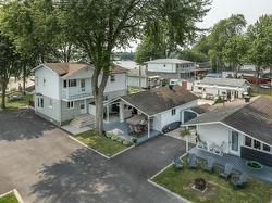 61  - 61A Av. de Venise O.  Venise-En-Québec, QC J0J 2K0