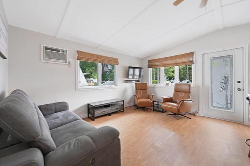 Other - 61  - 61A Av. De Venise O., Venise-En-Québec, QC - Indoor Photo Showing Living Room