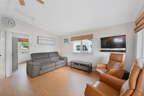 Other - 61  - 61A Av. De Venise O., Venise-En-Québec, QC - Indoor Photo Showing Living Room