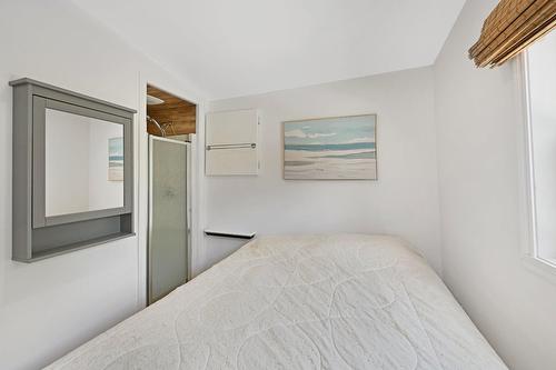 Other - 61  - 61A Av. De Venise O., Venise-En-Québec, QC - Indoor Photo Showing Bedroom