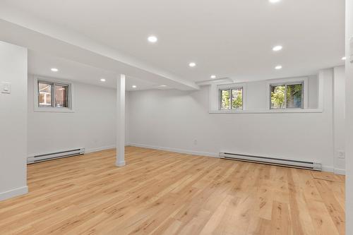 Salle familiale - 4275 Av. Beaconsfield, Montréal (Côte-Des-Neiges/Notre-Dame-De-Grâce), QC - Indoor