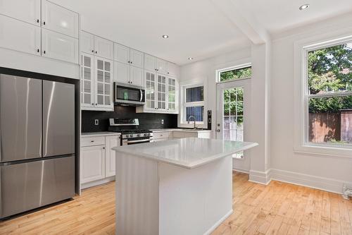 Cuisine - 4275 Av. Beaconsfield, Montréal (Côte-Des-Neiges/Notre-Dame-De-Grâce), QC - Indoor Photo Showing Kitchen With Upgraded Kitchen