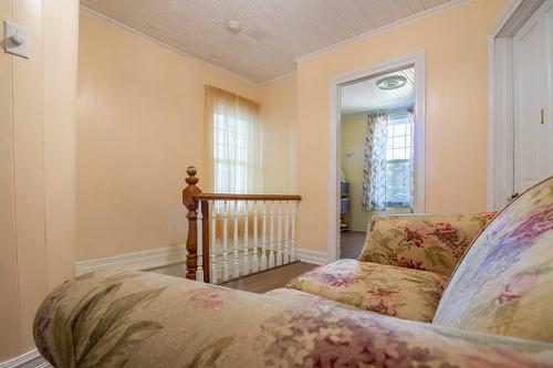 Boudoir - 245 5E Avenue, Shawinigan, QC - Indoor