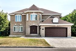 22 Rue Grilli  Kirkland, QC H9H 5E5