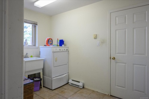 3116 Barons Rd, Nanaimo, BC - Indoor