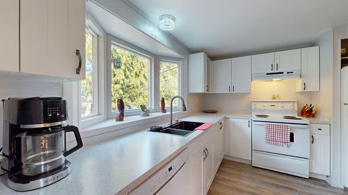 320 Macleod Street, Kitchener, BC 