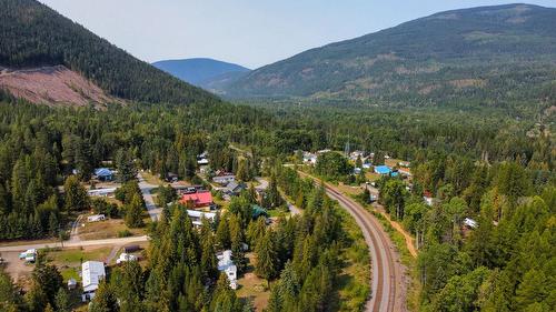 320 Macleod Street, Kitchener, BC 