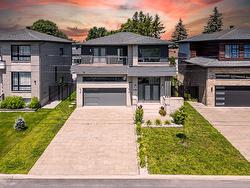 6780 Rue Baillargeon  Brossard, QC J4Z 1S9