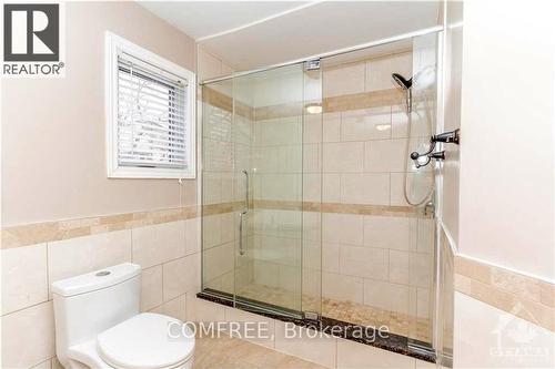 152 Twyford Street, Ottawa, ON - Indoor Photo Showing Bathroom