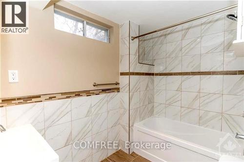 152 Twyford Street, Ottawa, ON - Indoor Photo Showing Bathroom