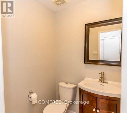 152 Twyford Street, Ottawa, ON - Indoor Photo Showing Bathroom