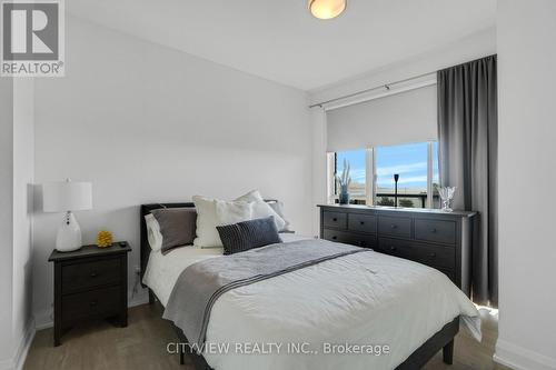 304 - 110 Marine Parade Drive, Toronto, ON - Indoor Photo Showing Bedroom