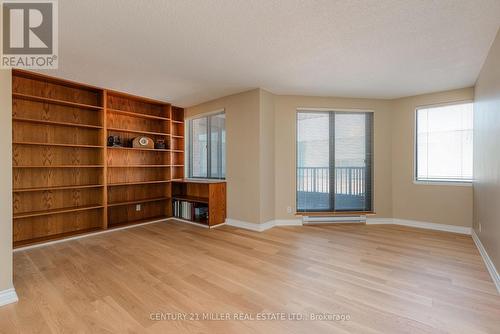 710 - 100 Lakeshore Road E, Oakville, ON - Indoor Photo Showing Other Room