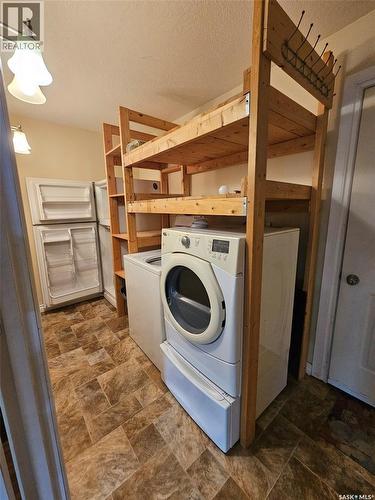 218 7Th Street W, Carlyle, SK - Indoor Photo Showing Laundry Room