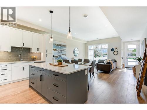 732 Coopland Crescent Unit# 1, Kelowna, BC - Indoor Photo Showing Kitchen With Upgraded Kitchen