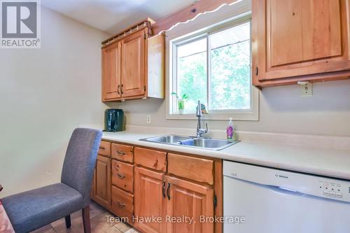 40 St. Laurent Boulevard, Tiny, ON - Indoor Photo Showing Kitchen With Double Sink