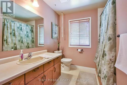 40 St. Laurent Boulevard, Tiny, ON - Indoor Photo Showing Bathroom