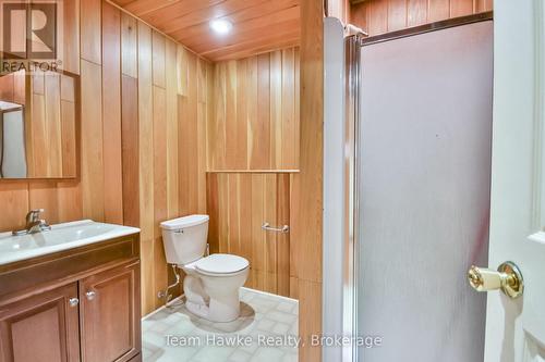 40 St. Laurent Boulevard, Tiny, ON - Indoor Photo Showing Bathroom