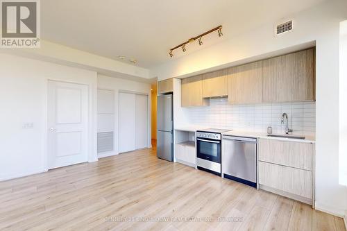 4710 - 395 Bloor Street E, Toronto, ON - Indoor Photo Showing Kitchen