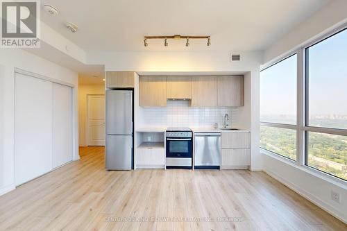 4710 - 395 Bloor Street E, Toronto, ON - Indoor Photo Showing Kitchen