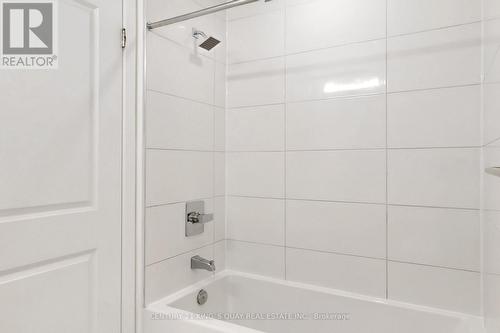 4710 - 395 Bloor Street E, Toronto, ON - Indoor Photo Showing Bathroom