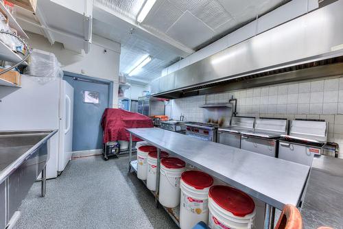 Kitchen - 2128 Rue Jean-Talon E., Montréal (Villeray/Saint-Michel/Parc-Extension), QC - Indoor Photo Showing Kitchen With Double Sink
