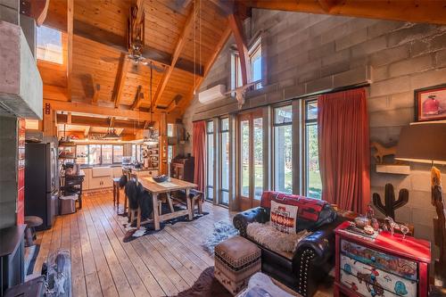 156 Porcupine Place, Oliver, BC - Indoor Photo Showing Other Room