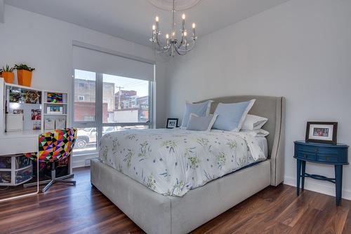 Primary bedroom - 110-245 Ch. Bates, Mont-Royal, QC - Indoor Photo Showing Bedroom