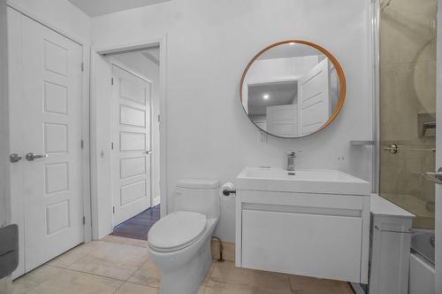 Bathroom - 110-245 Ch. Bates, Mont-Royal, QC - Indoor Photo Showing Bathroom