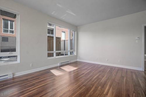 Living room - 110-245 Ch. Bates, Mont-Royal, QC - Indoor Photo Showing Other Room