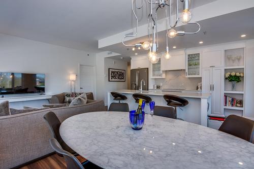 Dining room - 110-245 Ch. Bates, Mont-Royal, QC - Indoor Photo Showing Dining Room