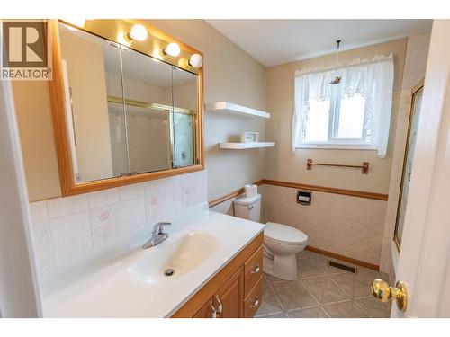 1955 Commodore Crescent, Williams Lake, BC - Indoor Photo Showing Bathroom