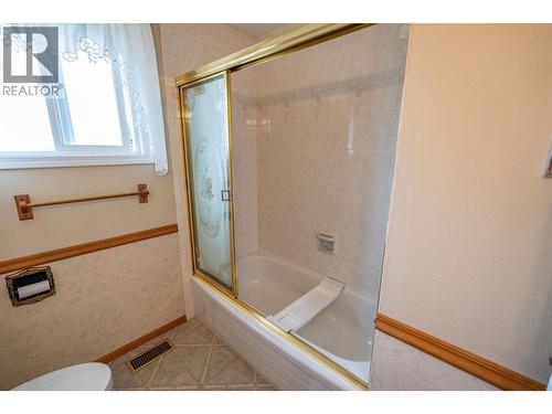 1955 Commodore Crescent, Williams Lake, BC - Indoor Photo Showing Bathroom