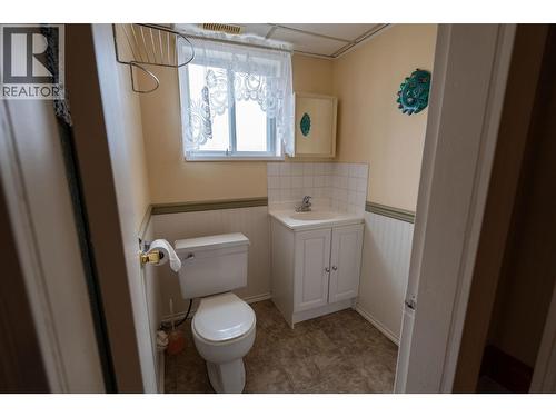 1955 Commodore Crescent, Williams Lake, BC - Indoor Photo Showing Bathroom