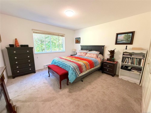 201-1216 Island Hwy South, Campbell River, BC - Indoor Photo Showing Bedroom