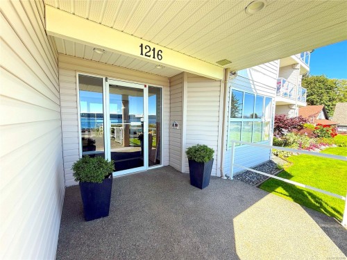 201-1216 Island Hwy South, Campbell River, BC - Outdoor With Deck Patio Veranda With Exterior
