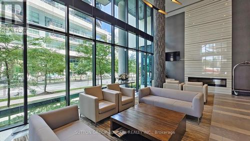 Th 104 - 39 Annie Craig Drive, Toronto, ON - Indoor