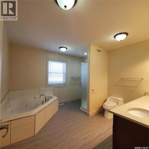 28 1703 Patrick Crescent, Saskatoon, SK - Indoor Photo Showing Bathroom