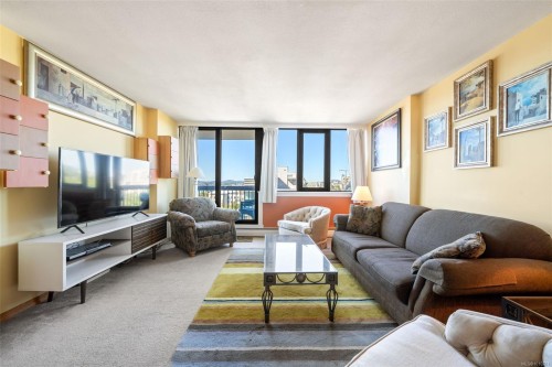 904-647 Michigan St, Victoria, BC - Indoor Photo Showing Living Room