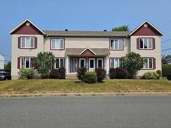 806 Rue de la Volière  Granby, QC J2J 2K7