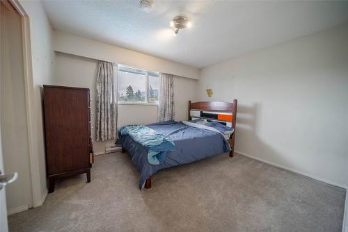 920 22Nd Avenue, Cranbrook, BC - Indoor Photo Showing Bedroom