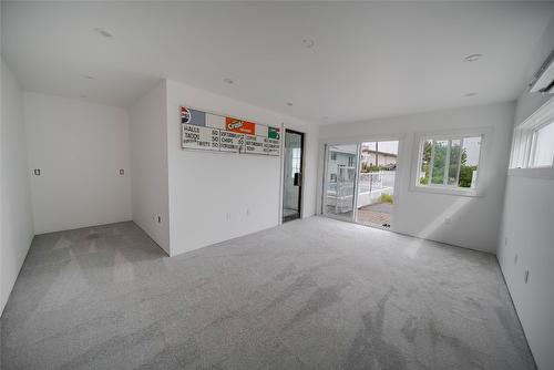 920 22Nd Avenue, Cranbrook, BC - Indoor Photo Showing Other Room