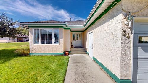 34-1401 Willowbrook Drive, Cranbrook, BC - Outdoor