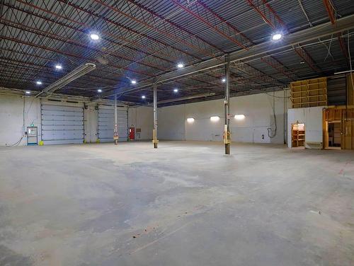 Autre - 8445 Boul. Parent, Trois-Rivières, QC - Indoor Photo Showing Garage