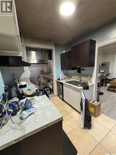 1736 Winnipeg Street, Regina, SK - Indoor Photo Showing Kitchen
