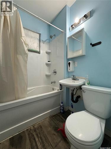 1736 Winnipeg Street, Regina, SK - Indoor Photo Showing Bathroom