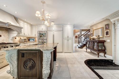 Cuisine - 1185 Rue Tecumseh, Dollard-Des-Ormeaux, QC - Indoor Photo Showing Kitchen With Upgraded Kitchen